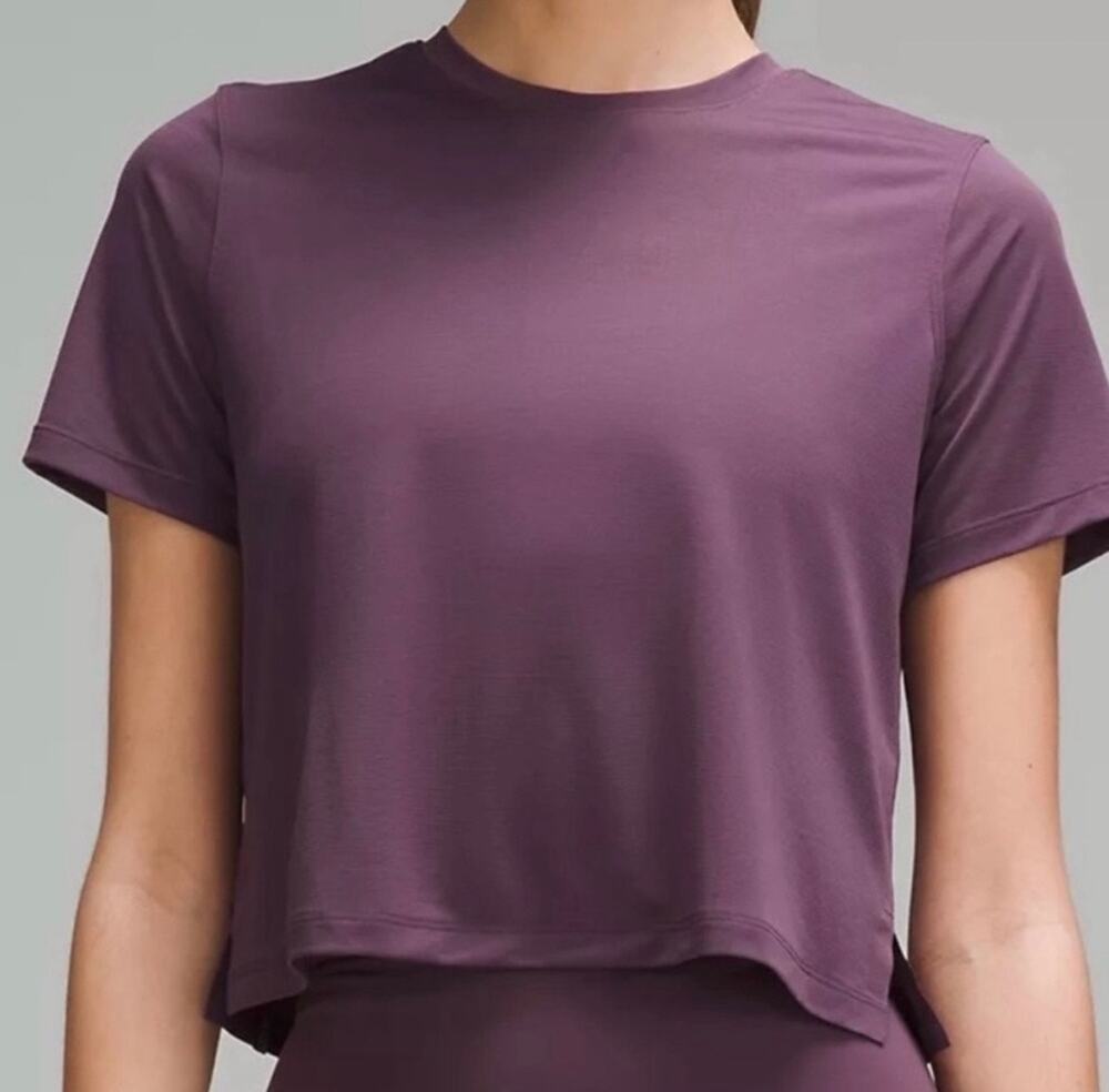 Lululemon Ultralight Women's Cropped Athletic T-Shirt - Plum Purple